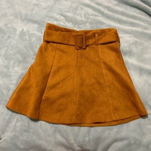 Camel suede skirt 
Brand: Favlux 
Size: US Medium